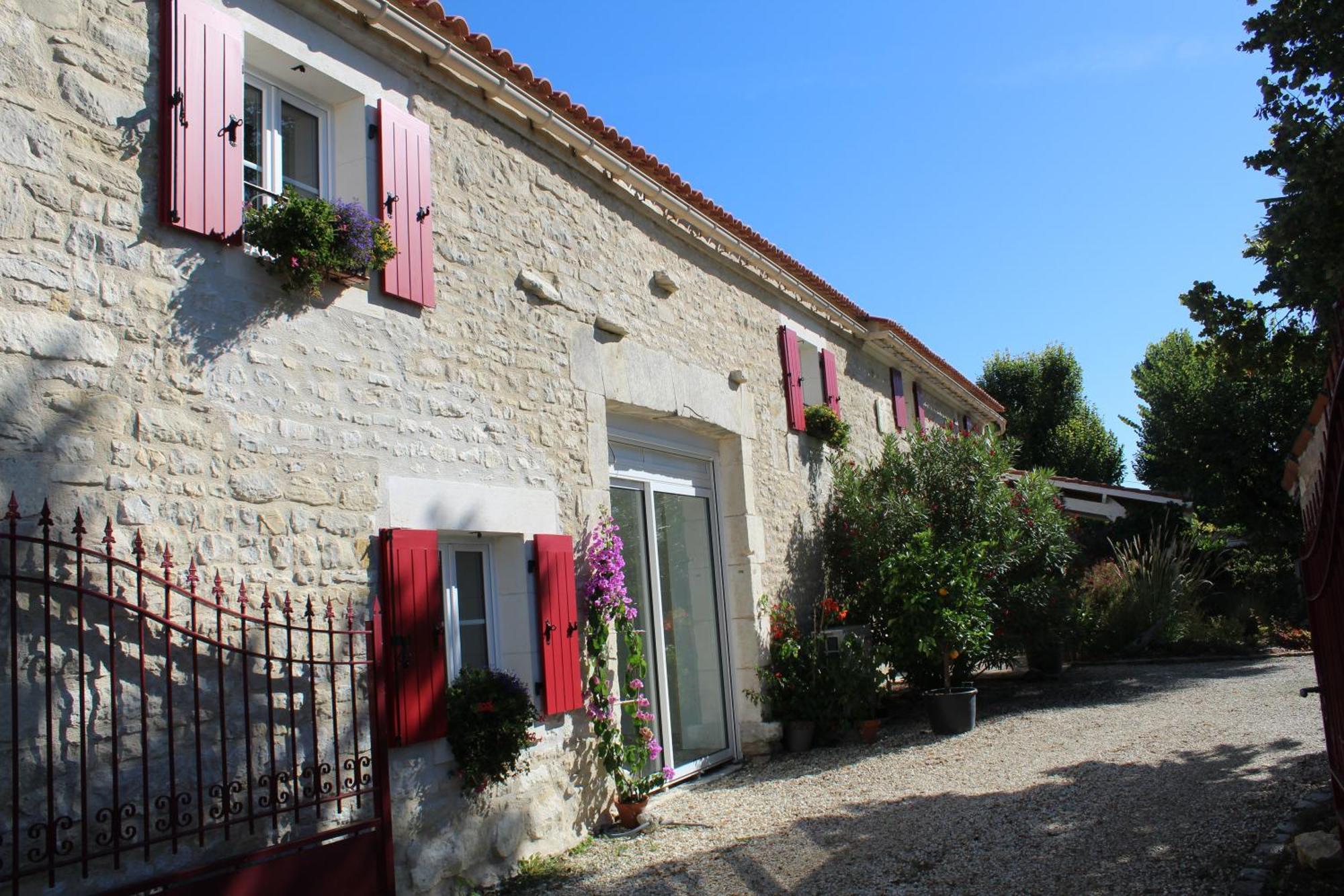 La Douce Charentaise Bed & Breakfast Merignac  ภายนอก รูปภาพ